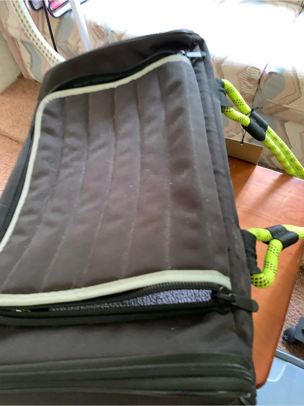 Portable pet travel bag. NWT!  Carrier Bag - Neon Yellow-Green / Black